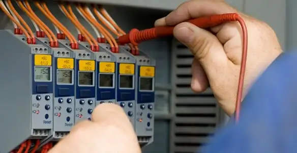 electrical contractors performing professional electrical system testing and configuration in Palm Springs, CA