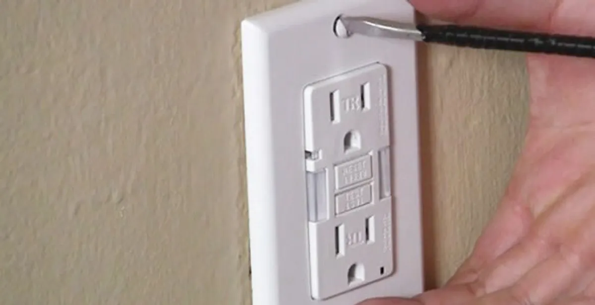 gfc outlets service securing and mounting ground fault circuit interrupter outlet by certified electricians in Palm Springs, CA