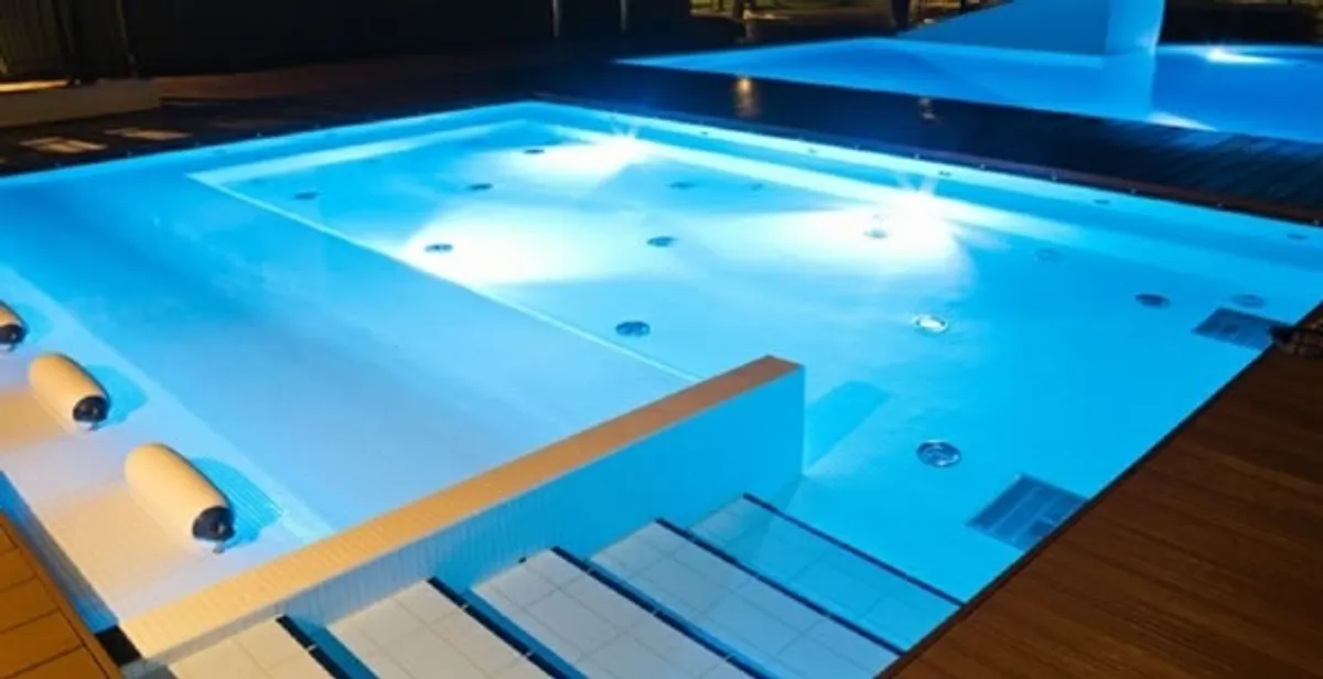 pool light installation and repair services providing modern illuminated pool lighting in Palm Springs, CA