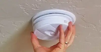 Smoke detector installation service ensuring home safety in Palm Springs, CA